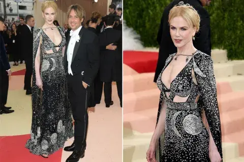 Plata, negro y recortes para la siempre impecable Nicole Kidman. Plata, negro y recortes para la siempre impecable Nicole Kidman.