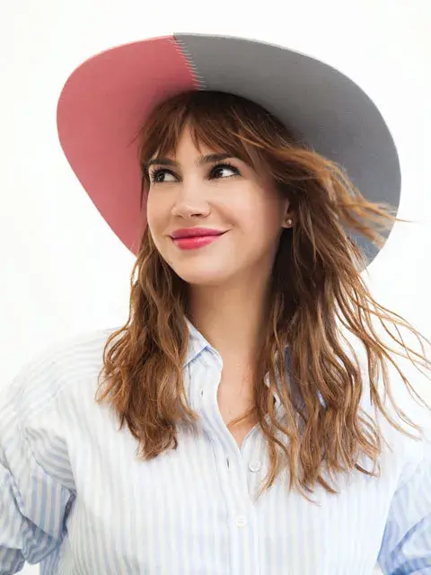 SOMBRERO (MADE IN CHOLA, $2000), CAMISA (TUCCI, $1700). SOMBRERO (MADE IN CHOLA, $2000), CAMISA (TUCCI, $1700).