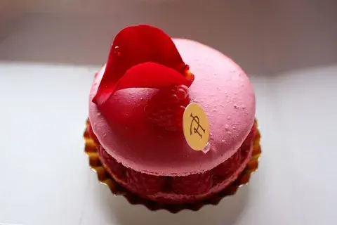 Los macarones son todos ricos en Paris, pero los de Pierre Herme, son premiados Los macarones son todos ricos en Paris, pero los de Pierre Herme, son premiados