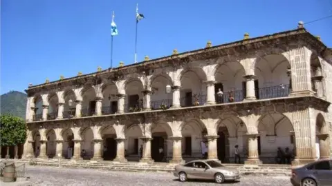 "Antigua, una ciudad muy bonita en Guatemala, 2012", escribió Jeppesen "Antigua, una ciudad muy bonita en Guatemala, 2012", escribió Jeppesen