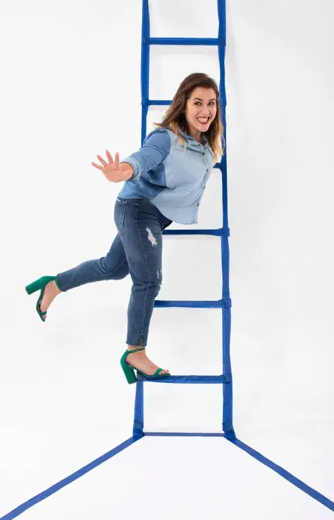 Camisa de denim (Paula Cahen D’anvers, $3250), jean (Wanama, $2790), sandalias (A Pie para Grimoldi, $3900). Camisa de denim (Paula Cahen D’anvers, $3250), jean (Wanama, $2790), sandalias (A Pie para Grimoldi, $3900).