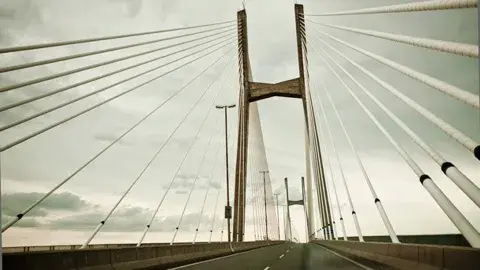 El puente Rosario-Victoria, para conocer ambas ciudades con sus grandes diferencias