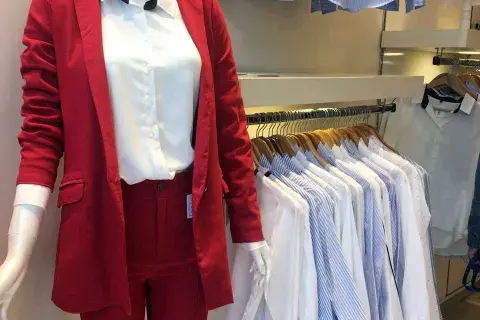 Blink, ideal para conseguir ropa para ir a la oficina. Blink, ideal para conseguir ropa para ir a la oficina.