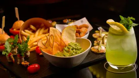 Un after más para comer que para beber, ideal si necesitas recuperar energías Un after más para comer que para beber, ideal si necesitas recuperar energías