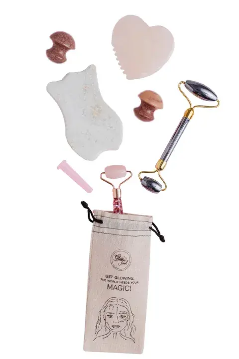 Glitter roller, face roller, gua sha ónix, gua sha corazón, glow mushrooms korean root, $2700, $4500, $2500, $2000,
$2500. Glitter roller, face roller, gua sha ónix, gua sha corazón, glow mushrooms korean root, $2700, $4500, $2500, $2000,
$2500.