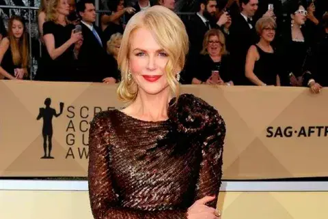 Con un vestido Armani, Nicole Kidman recibió su SAG Award 2018 Con un vestido Armani, Nicole Kidman recibió su SAG Award 2018