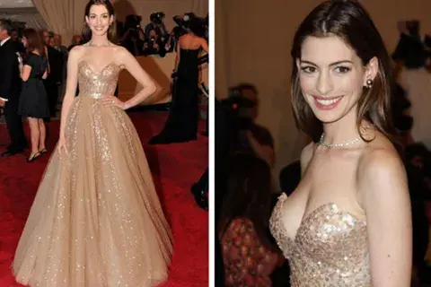Escote corazón y mucho brillo, las claves de Anne Hathaway para deslumbrar. Escote corazón y mucho brillo, las claves de Anne Hathaway para deslumbrar.