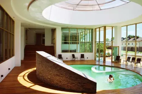 Unas horas de Spa con vista al bosque de Pinamar Unas horas de Spa con vista al bosque de Pinamar