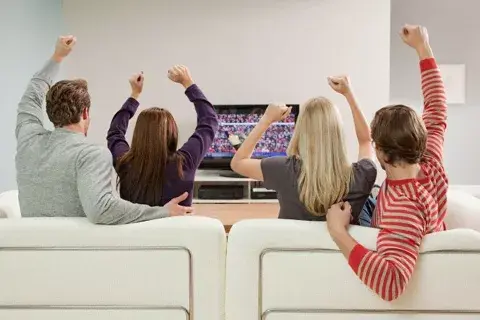 Ver los partidos entre hombres y mujeres es posible... respetando algunas normas Ver los partidos entre hombres y mujeres es posible... respetando algunas normas