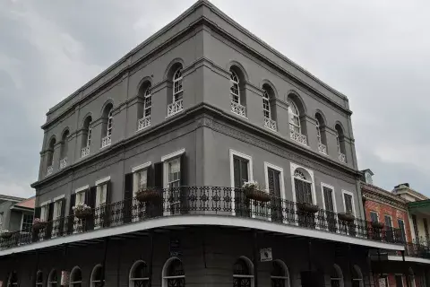 Conocida como Madame LaLaurie, es una de las asesinas en serie más famosas de Estados Unidos Conocida como Madame LaLaurie, es una de las asesinas en serie más famosas de Estados Unidos