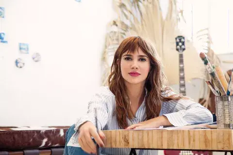 CAMISA (TUCCI, $1700), JEANS (PAULA CAHEN D’ANVERS, $2585). CAMISA (TUCCI, $1700), JEANS (PAULA CAHEN D’ANVERS, $2585).