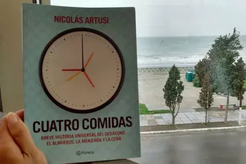 El libro de las Cuatro Comidas puede viajar a todos lados.