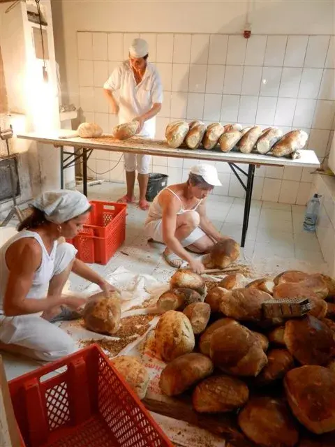 Moara Veche, una panadería artesanal cerca de Sibiu Moara Veche, una panadería artesanal cerca de Sibiu