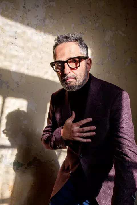 Drexler dice: "Amar es navegar el caos. Y no solo el propio, el caos ajeno". Drexler dice: "Amar es navegar el caos. Y no solo el propio, el caos ajeno".