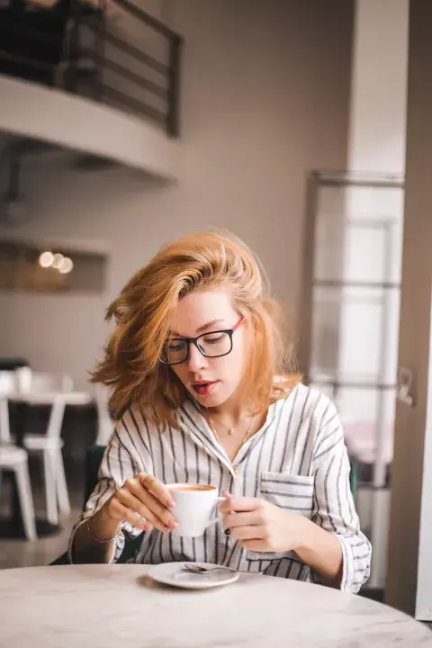 Los beneficios del café comienzan al sentir su aroma y dejarse llevar.