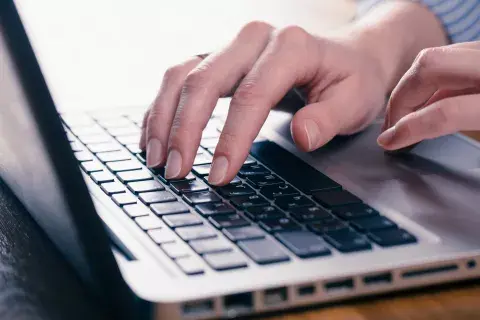 Según un estudio, el 42% de las mujeres frente a un 33% de los hombres realizan trabajo remoto Según un estudio, el 42% de las mujeres frente a un 33% de los hombres realizan trabajo remoto
