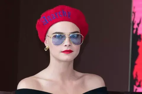 Cara tuvo una crisis hace un año, pero ya parece haberla superado Cara tuvo una crisis hace un año, pero ya parece haberla superado