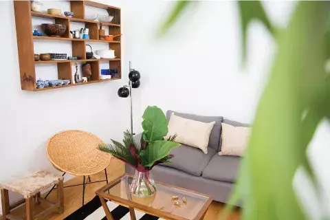 Efecto Marie Kondo. Siguiendo la línea de la autora japonesa de La magia del orden, solo conserva las cosas que la hacen feliz. “Me deshice de todo lo que no me gustaba, y me hizo re bien” Efecto Marie Kondo. Siguiendo la línea de la autora japonesa de La magia del orden, solo conserva las cosas que la hacen feliz. “Me deshice de todo lo que no me gustaba, y me hizo re bien”
