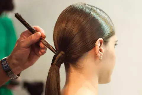 El baño de queratina es un proceso nutritivo que aporta hidratación al cabello
