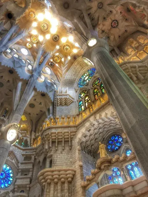 El interior de La Sagrada Familia. El interior de La Sagrada Familia.