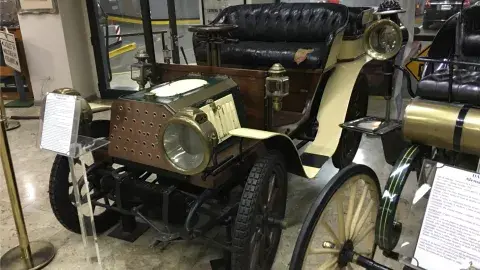 Una sala entera del ACA, sobre Av. del Libertador, dedicada a autos de colección