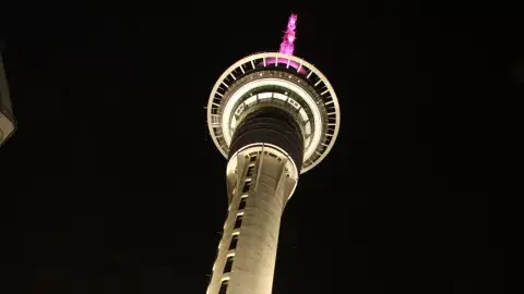 La Sky Towers tiene 328 metros de altura desde donde se ve toda la ciudad de Auckland