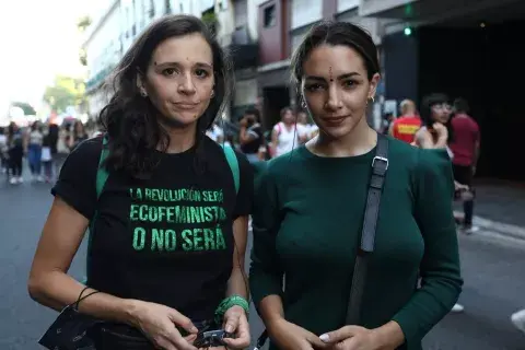 Laura Azcurra y Thelma Fardin en la Marcha por el Día de la Mujer Laura Azcurra y Thelma Fardin en la Marcha por el Día de la Mujer