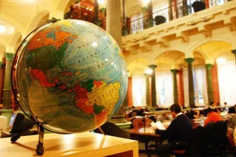 Las bibliotecas son ideales para encontrar esa paz y tranquilidad que necesitamos para concentrarnos Las bibliotecas son ideales para encontrar esa paz y tranquilidad que necesitamos para concentrarnos