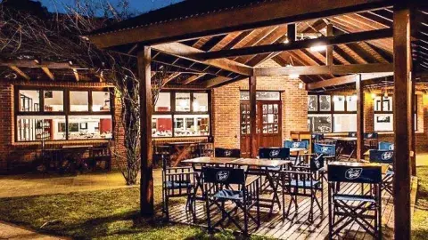 Aromas de Mar y de Campo, perfecto para comer todo tipo de pescados y mariscos, pero también una buena parrillada Aromas de Mar y de Campo, perfecto para comer todo tipo de pescados y mariscos, pero también una buena parrillada