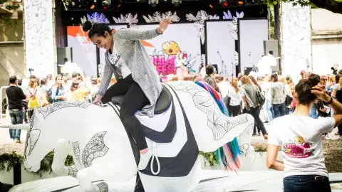 ¿Toro mecánico? No, unicornio para las que se animan ¿Toro mecánico? No, unicornio para las que se animan
