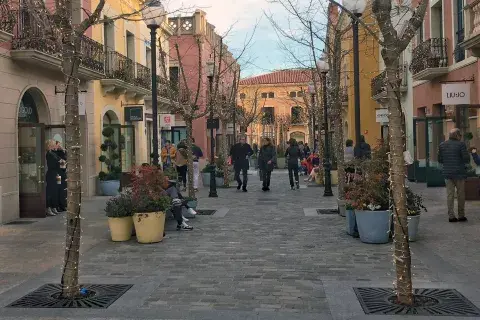 Hay muchas tiendas así que es recomendable tener un objetivo Hay muchas tiendas así que es recomendable tener un objetivo