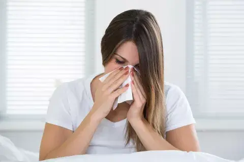 Detrás de todo síntoma físico se oculta una emoción que no pudo ser expresada Detrás de todo síntoma físico se oculta una emoción que no pudo ser expresada