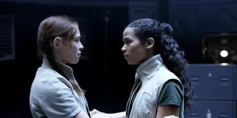 Mina Sundwall (derecha) Mina Sundwall (derecha)
