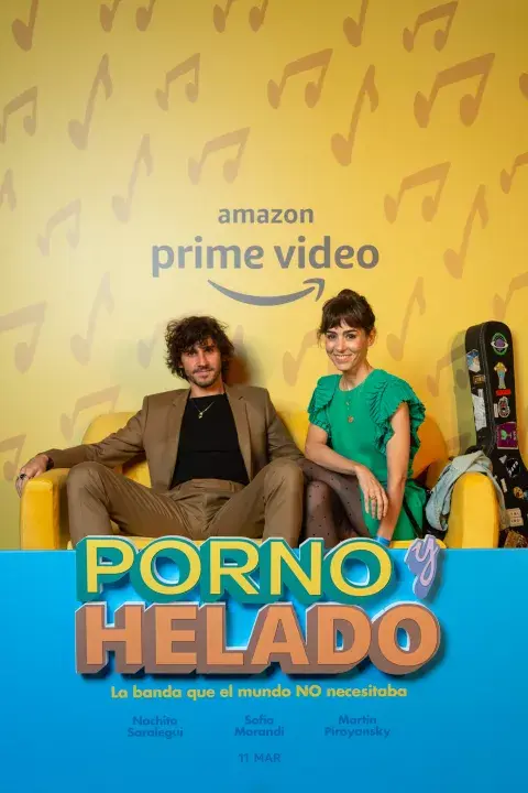 Eliseo Barrionuevo y Paula Reca. Fotos de la premier de Porno y Helado. Foto gentileza de Amazon Prime Video Eliseo Barrionuevo y Paula Reca. Fotos de la premier de Porno y Helado. Foto gentileza de Amazon Prime Video