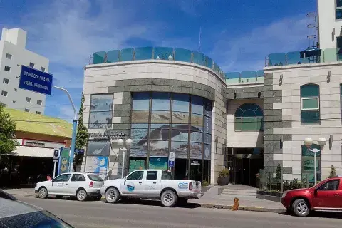 Parte del shopping y la oficina de la Secretaría de Turismo