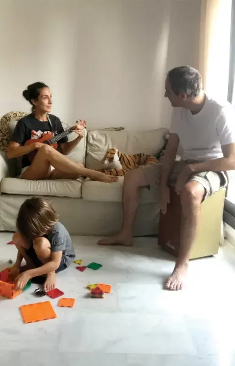 Con solo 3 valijas para mudarse, Connie hizo un ejercicio de desapego y conciencia de qué era lo que realmente necesitaba. Con solo 3 valijas para mudarse, Connie hizo un ejercicio de desapego y conciencia de qué era lo que realmente necesitaba.