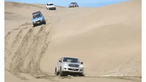Más de 50 kilómetros inhóspitos y desolados junto a un mar sin fin Más de 50 kilómetros inhóspitos y desolados junto a un mar sin fin