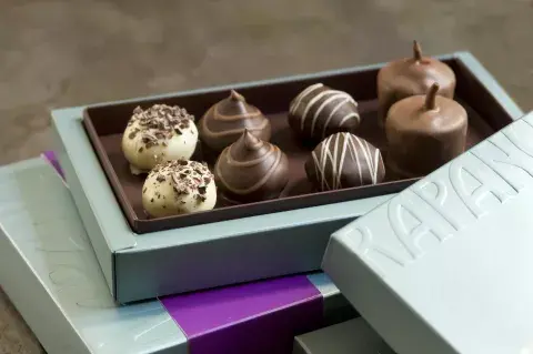 Rapa Nui chocolate artesanal, elaborado con recetas de tradición familiar chocolatera originaria de Bariloche Rapa Nui chocolate artesanal, elaborado con recetas de tradición familiar chocolatera originaria de Bariloche
