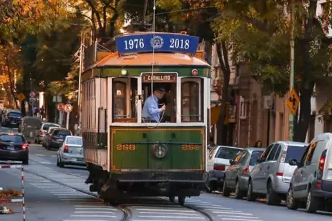 Una actividad diferente puede ser un paseo gratuito en tranvía Una actividad diferente puede ser un paseo gratuito en tranvía
