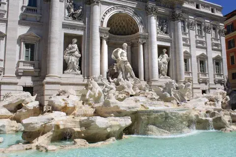Pedile volver a la Fontana Di Trevi, dicen que cumple Pedile volver a la Fontana Di Trevi, dicen que cumple