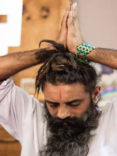Piyush Patel, el yoga como camino de sanación. Piyush Patel, el yoga como camino de sanación.