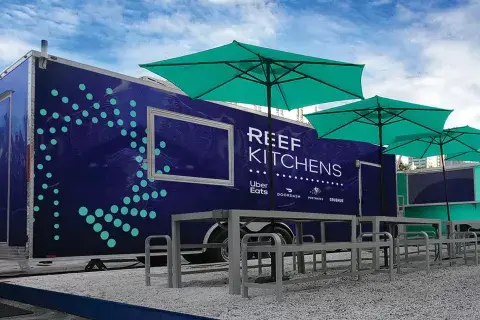 Reef, de Uber Eats, ubica cocina móviles en spots de varias ciudades del mundo Reef, de Uber Eats, ubica cocina móviles en spots de varias ciudades del mundo