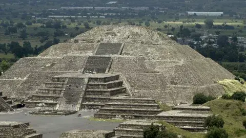 La pirámide del Sol, la más grande del sitio arqueológico La pirámide del Sol, la más grande del sitio arqueológico