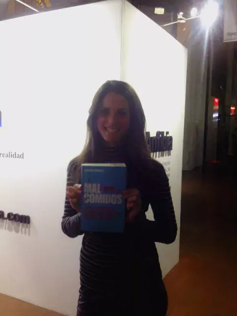 Soledad Barruti y su libro Mal Comidos. Soledad Barruti y su libro Mal Comidos.