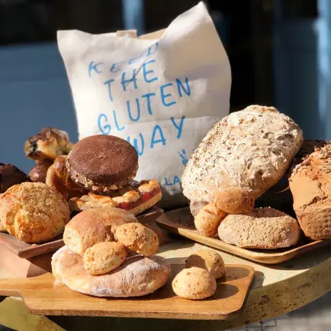 En la panadería La Unión hacen sus propias premezclas para las masas, sin aditivos ni agregados; dicen que todo es rico En la panadería La Unión hacen sus propias premezclas para las masas, sin aditivos ni agregados; dicen que todo es rico