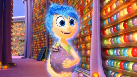 Alegría no para de trabajar en toda la película Alegría no para de trabajar en toda la película