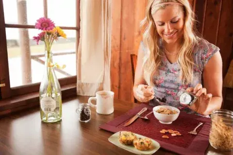 Los alimentos integrales y los frutos secos son ideales para incorporar en la dieta diaria Los alimentos integrales y los frutos secos son ideales para incorporar en la dieta diaria