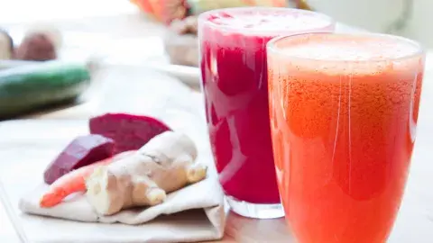 Los jugos detox con frutas y vegetales ayudan a poner el cuerpo a punto Los jugos detox con frutas y vegetales ayudan a poner el cuerpo a punto