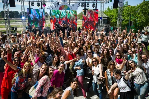 Más de 10.000 mujeres se sumaron al evento femenino más grande del país. Más de 10.000 mujeres se sumaron al evento femenino más grande del país.