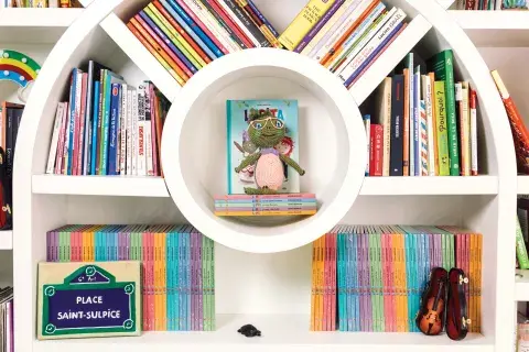 El recuerdo de una tortuga de su infancia llamada Guerison ("curación" en francés) fue el puntapié inicial para crear los libros de Lupita. El recuerdo de una tortuga de su infancia llamada Guerison ("curación" en francés) fue el puntapié inicial para crear los libros de Lupita.